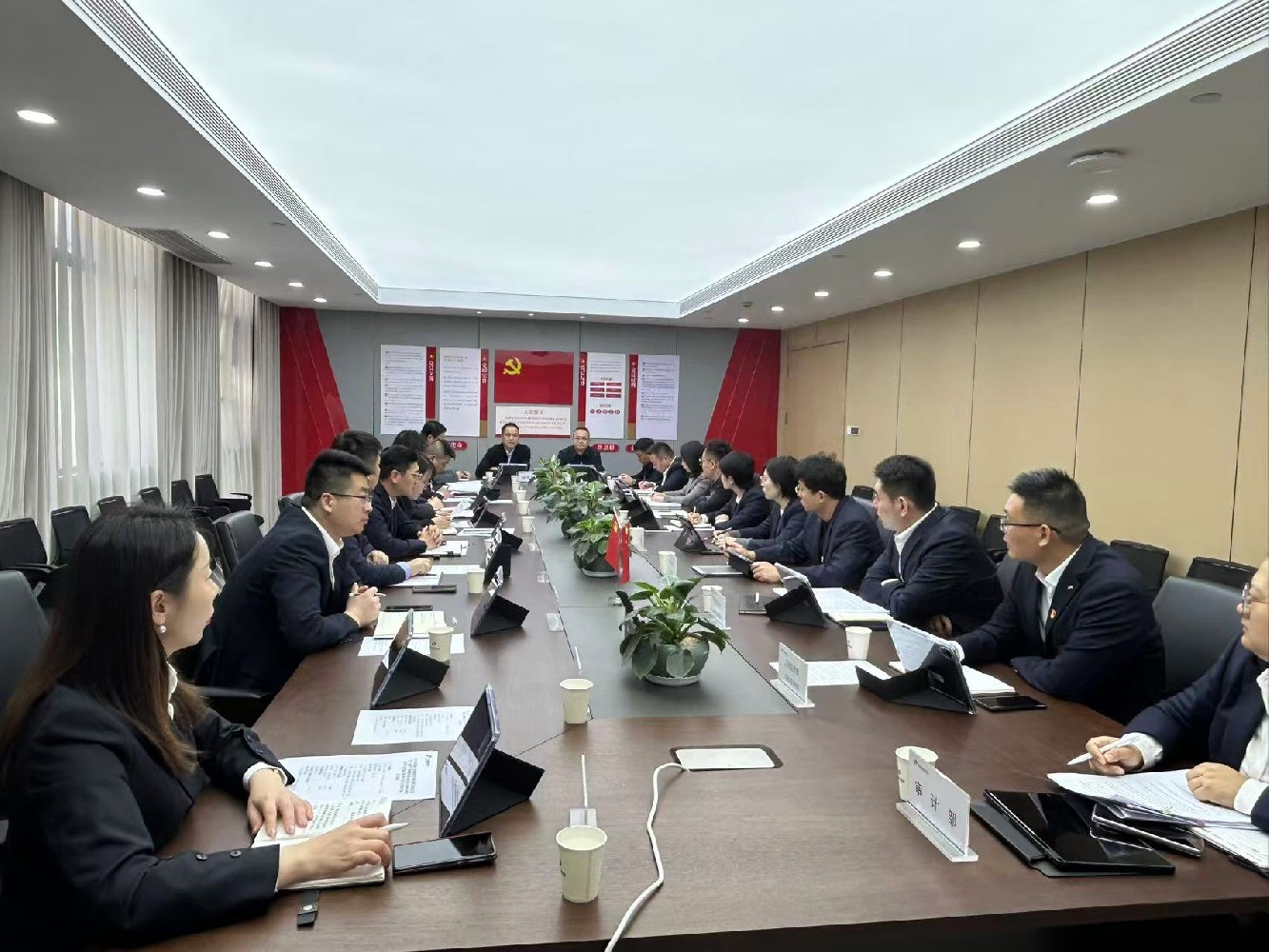 河南航空港发展投资集团落实列席旁听制度 提升理论学习质效